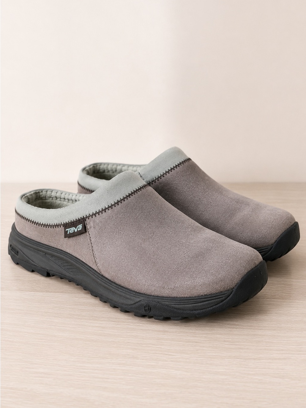 Teva ReEmber Waterproof Leather Mule Clogs W9.5 Gray Suede Slip-On Outdoor Shoes